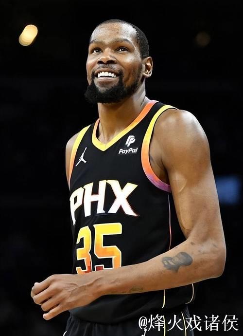 杜兰特37岁77天单场拿25+5+5+5帽,历史第二年长球员 杜兰特37岁77天单场拿25+5+5+5帽,历史第二年长球员